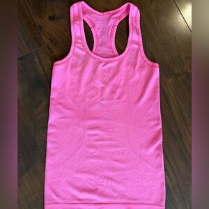 Lululemon Swiftly Tech Tank Fitted size 2 or XS Neon Pink